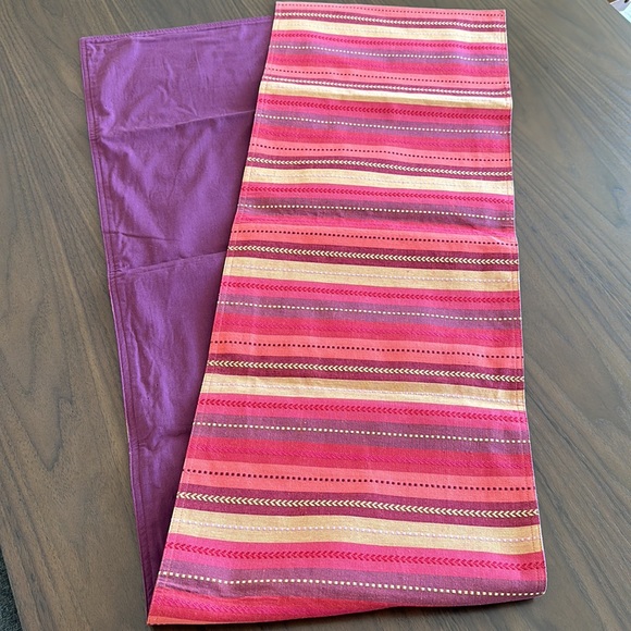 Target Home Table Runner Like New - Picture 5 of 7